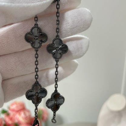 [⭐Corinne]CLOVER 5 MOTIF BLACK BRACELET