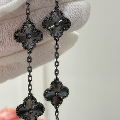 [⭐Corinne]CLOVER 5 MOTIF BLACK BRACELET