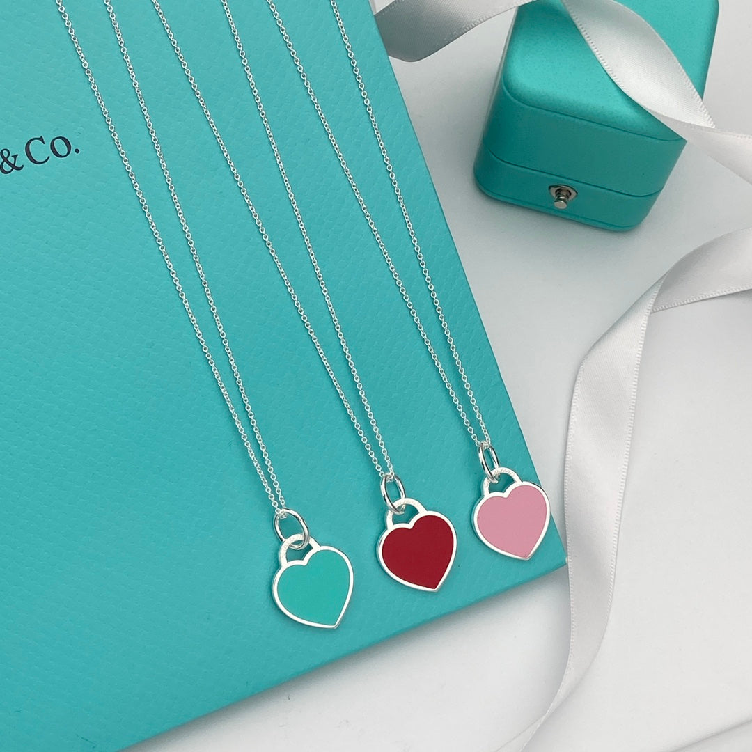 [Corinne]HEART PEDANT SILVER NECKLACE