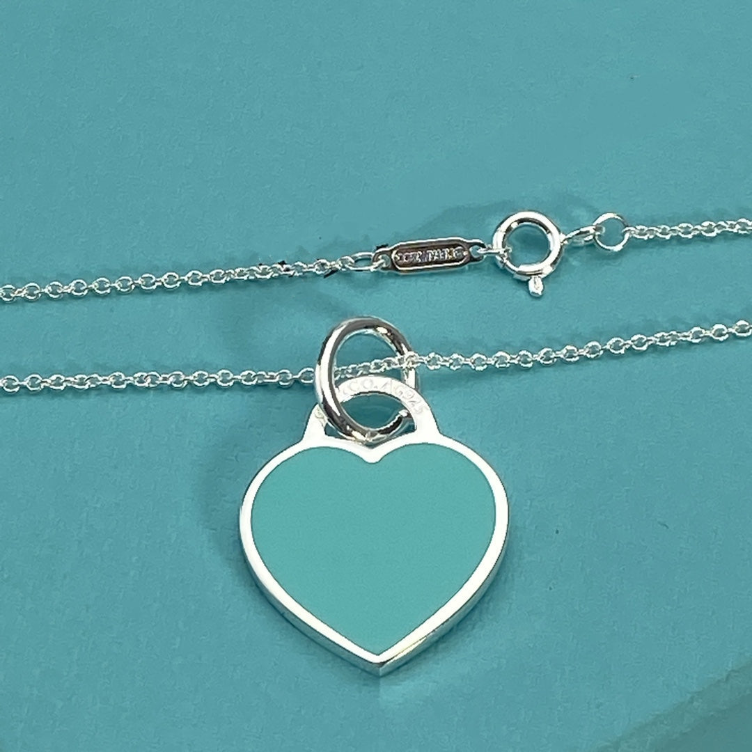 [Corinne]HEART PEDANT SILVER NECKLACE