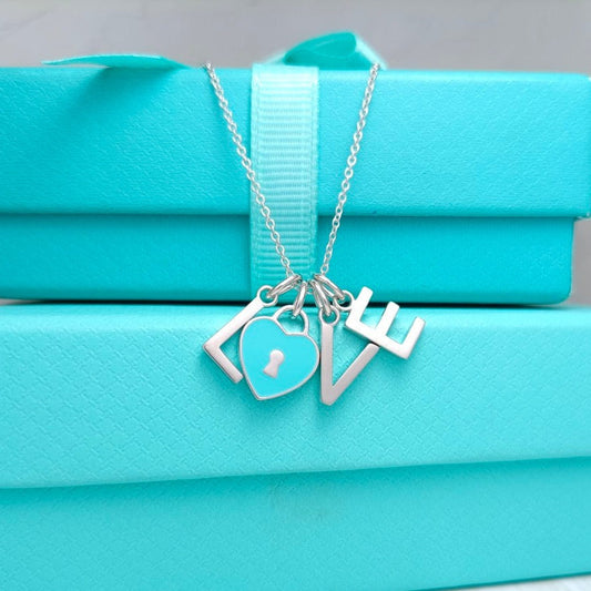 [Corinne]LOVE TEXT PEDANT NECKLACE