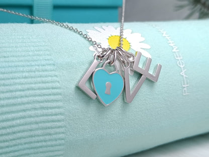 [Corinne]LOVE TEXT PEDANT NECKLACE