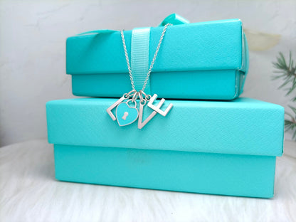 [Corinne]LOVE TEXT PEDANT NECKLACE
