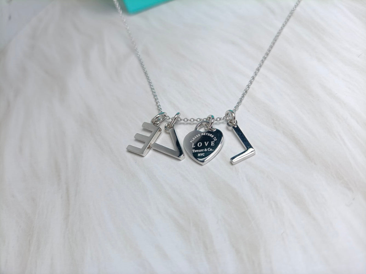 [Corinne]LOVE TEXT PEDANT NECKLACE