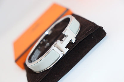 [⭐Corinne]H LIGHT BLUE BRACELET