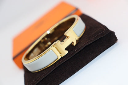 [⭐Corinne]H LIGHT BLUE BRACELET
