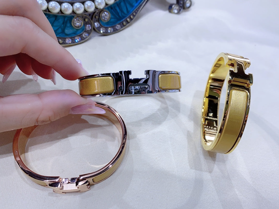 [⭐Corinne]H CHAMPAGNE BRACELET
