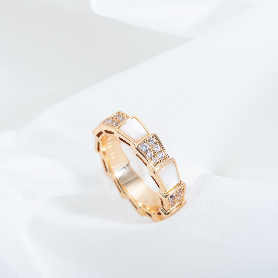 [⭐Corinne]SERPENTI RING PINK GOLD MOP DIAMOND PAVED 4MM