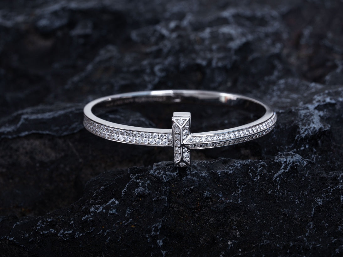[Corinne]WIDE DIAMONDS HINGED BANGLE SILVER