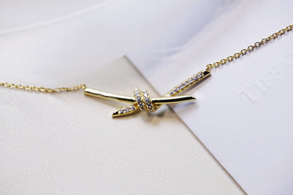 [Corinne]KNOT NECKLACE GOLD DIAMONDS