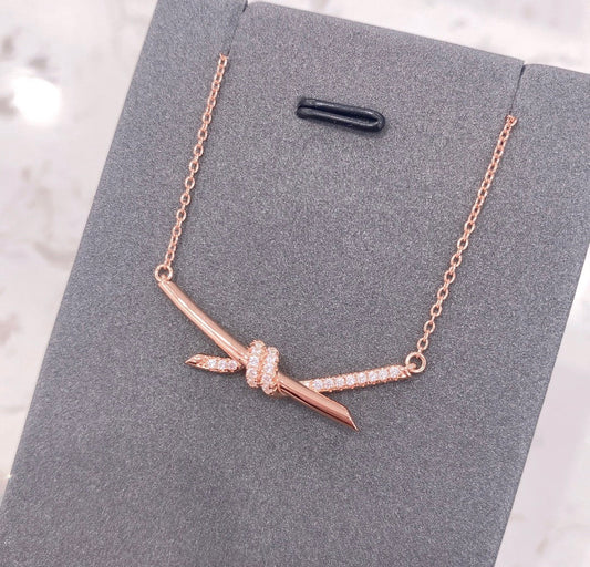 [Corinne]KNOT NECKLACE DIAMONDS