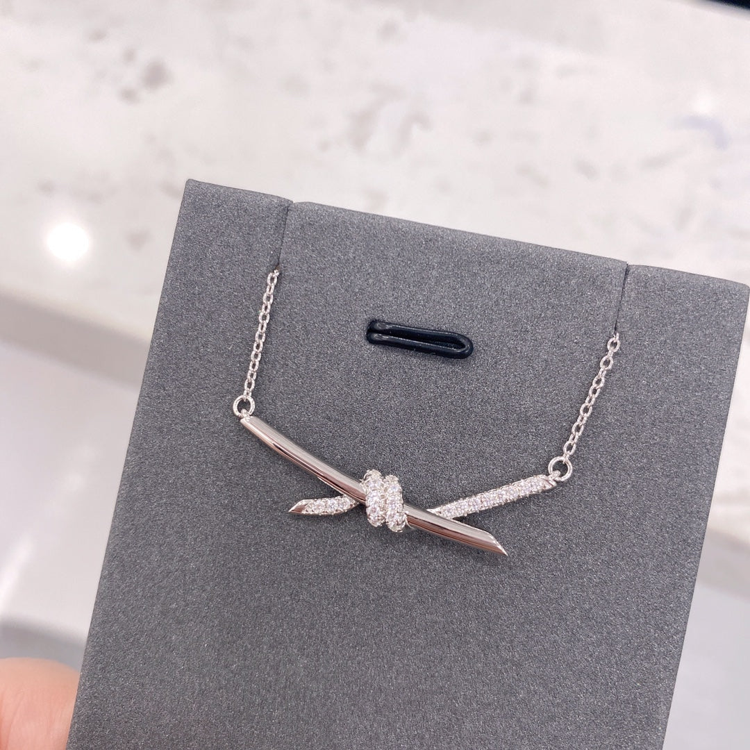 [Corinne]KNOT NECKLACE DIAMONDS
