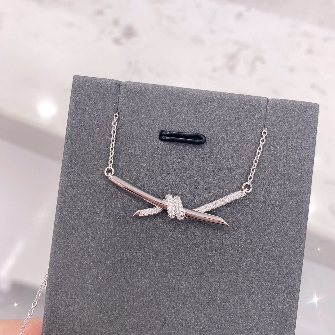 [Corinne]KNOT NECKLACE DIAMONDS