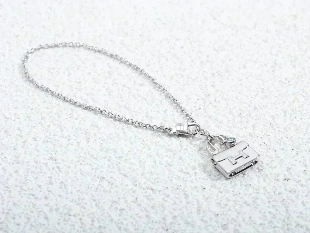 [⭐Corinne]AMULETTE PEDANT SILVER NECKLACE