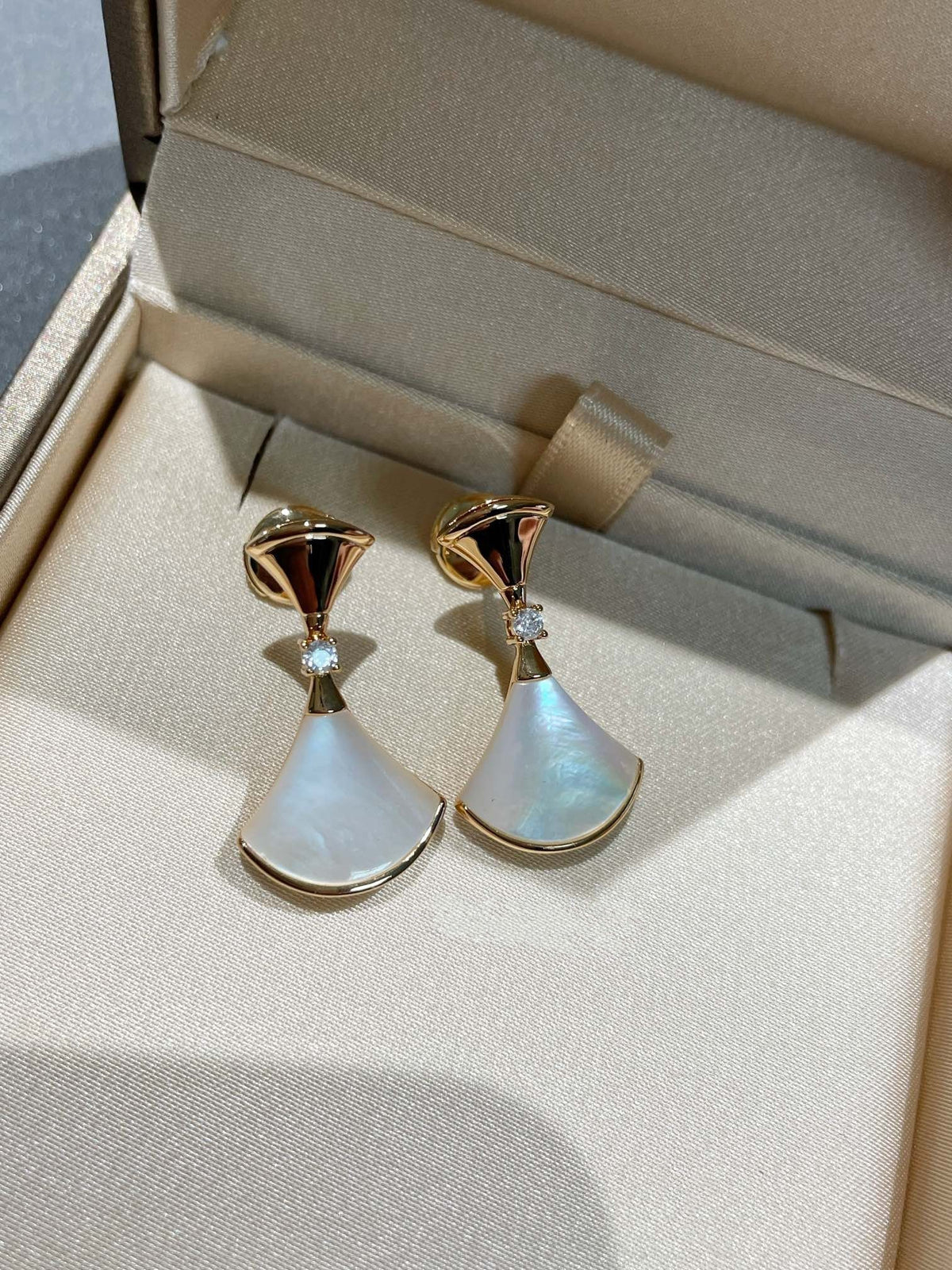 [⭐Corinne]DREAM MOP 1 DIAMOND EARRINGS