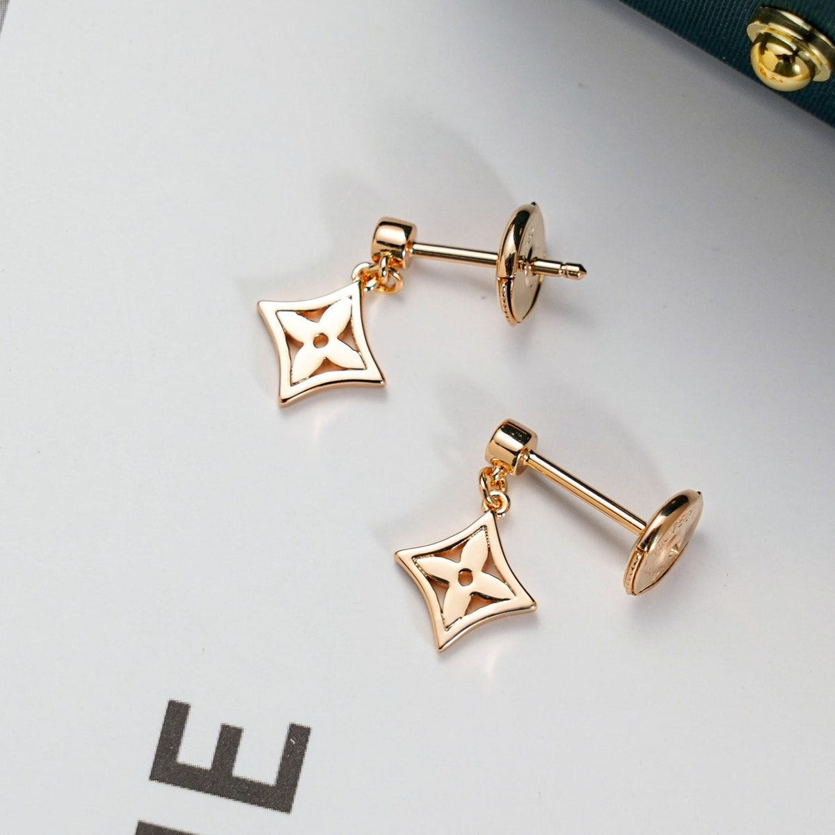 [⭐Corinne]STAR EARRINGS GOLD
