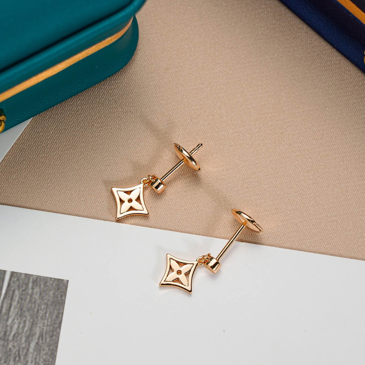[⭐Corinne]STAR EARRINGS GOLD