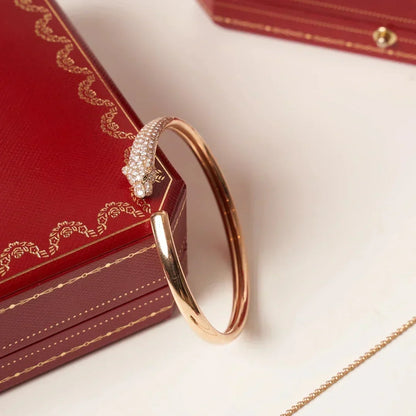 [⭐Corinne]PANTHERE HALF DIAMOND OPEN BRACELET