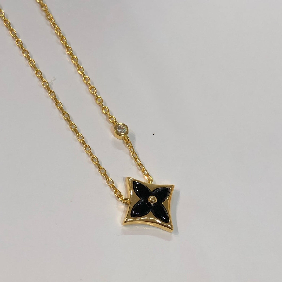 [⭐Corinne]STAR BLACK MOP NECKLACE