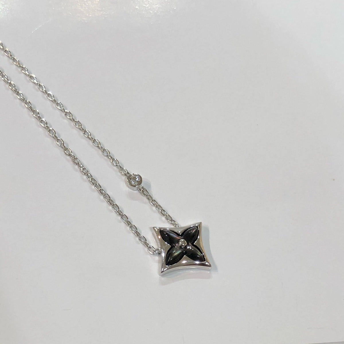 [⭐Corinne]STAR BLACK MOP NECKLACE