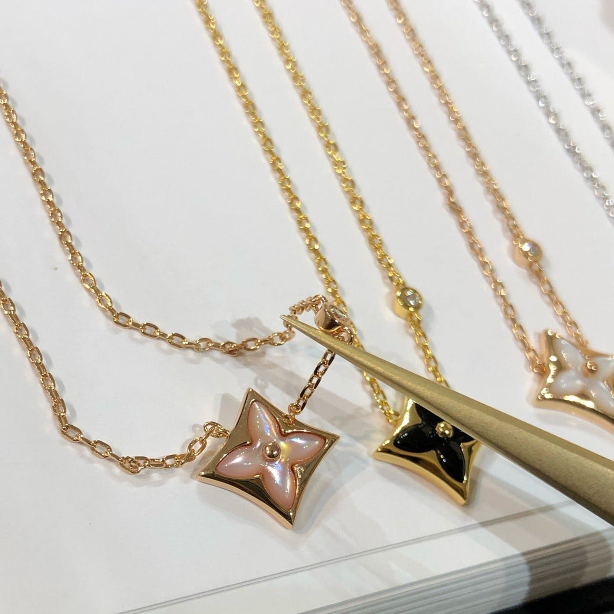 [⭐Corinne]STAR BLACK MOP NECKLACE