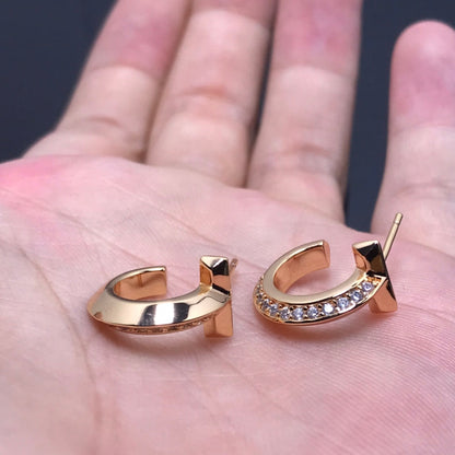 [Corinne]T HOOP DIAMOND EARRINGS
