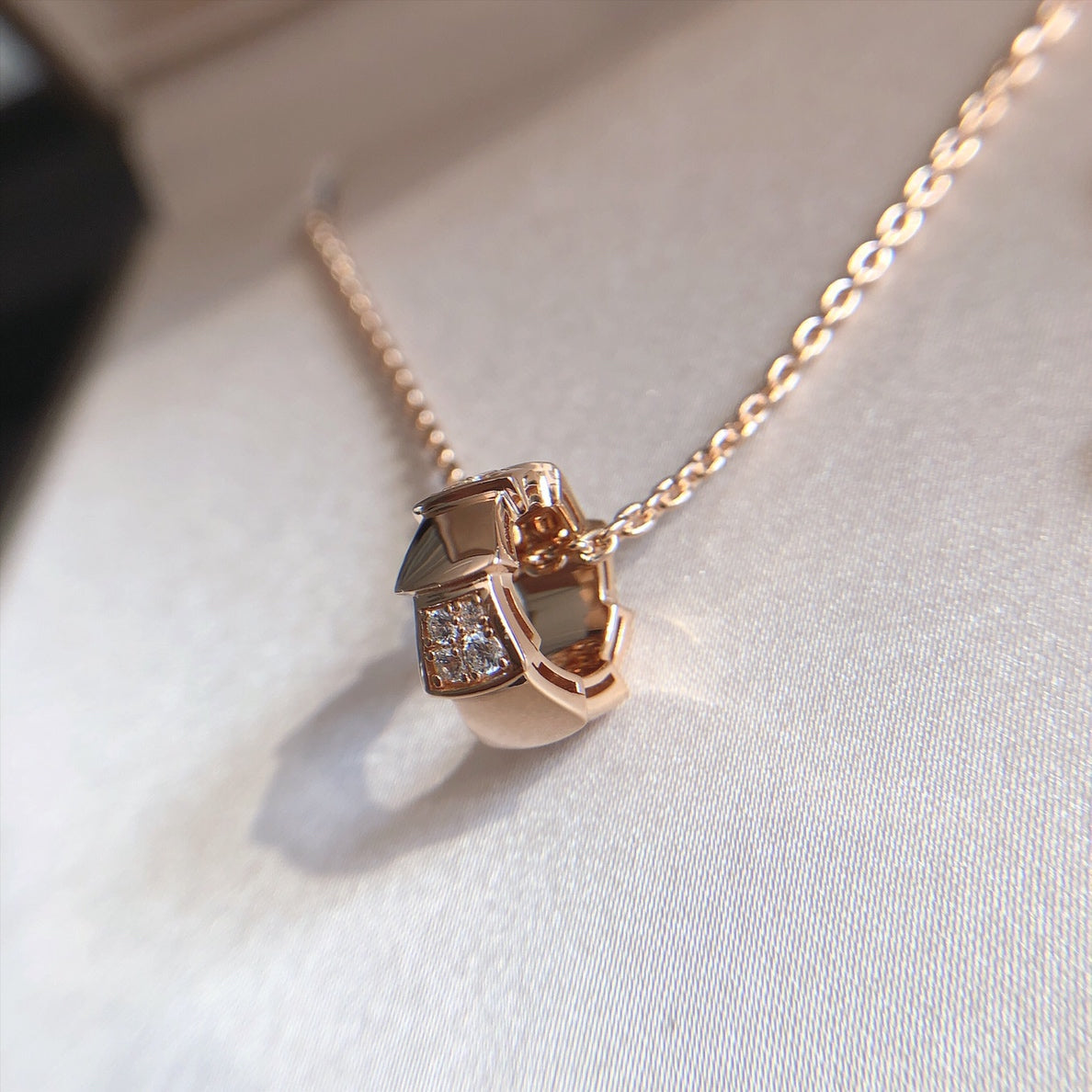[⭐Corinne]SERPENTI PEDANT DIAMOND PINK GOLD NECKLACE