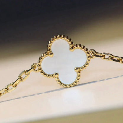 [⭐Corinne]CLOVER 20 MOTIFS WHITE MOP NECKLACE