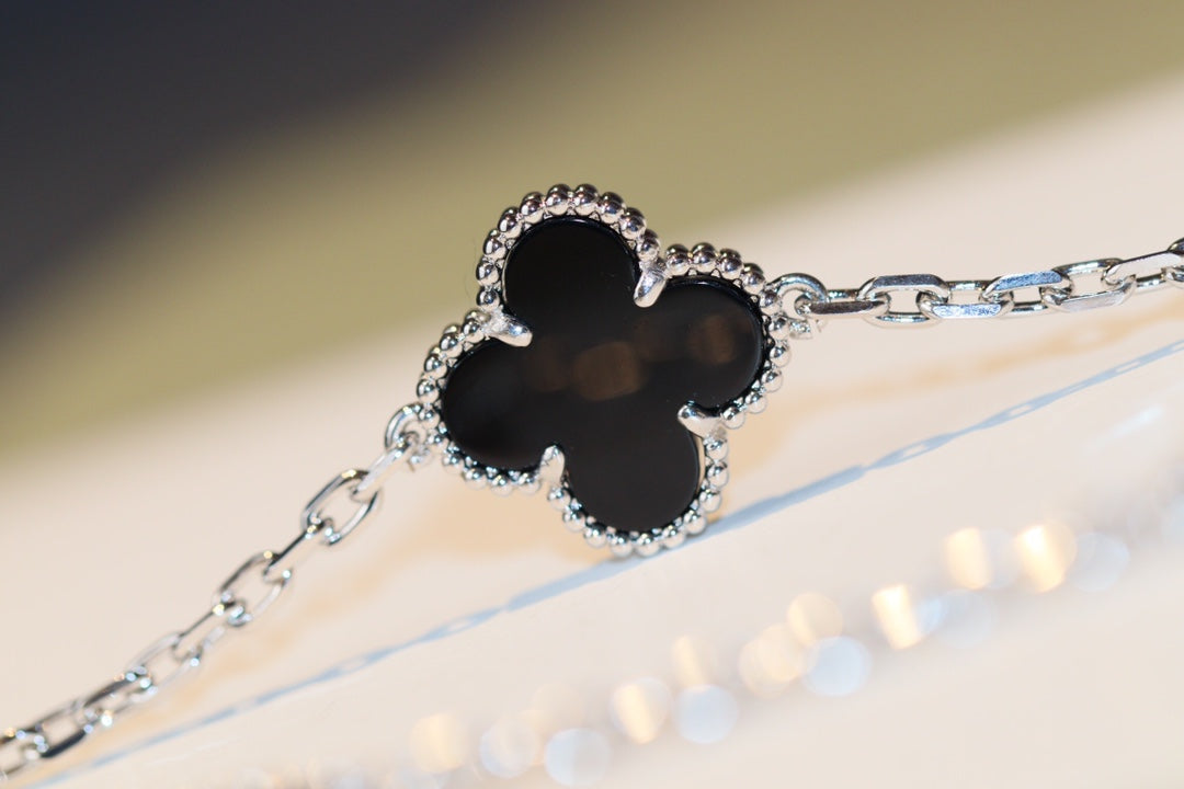 [⭐Corinne]CLOVER 20 MOTIFS ONYX DIAMOND SILVER