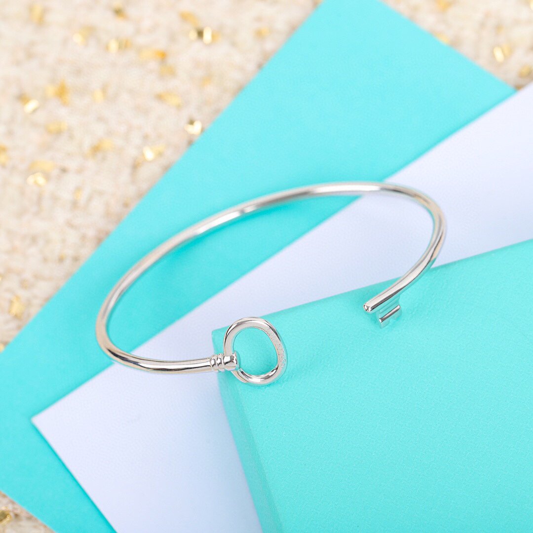 [Corinne]KEY WIRE OVAL BRACELET