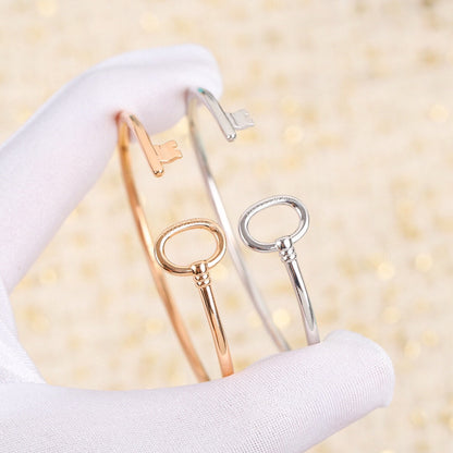 [Corinne]KEY WIRE OVAL BRACELET