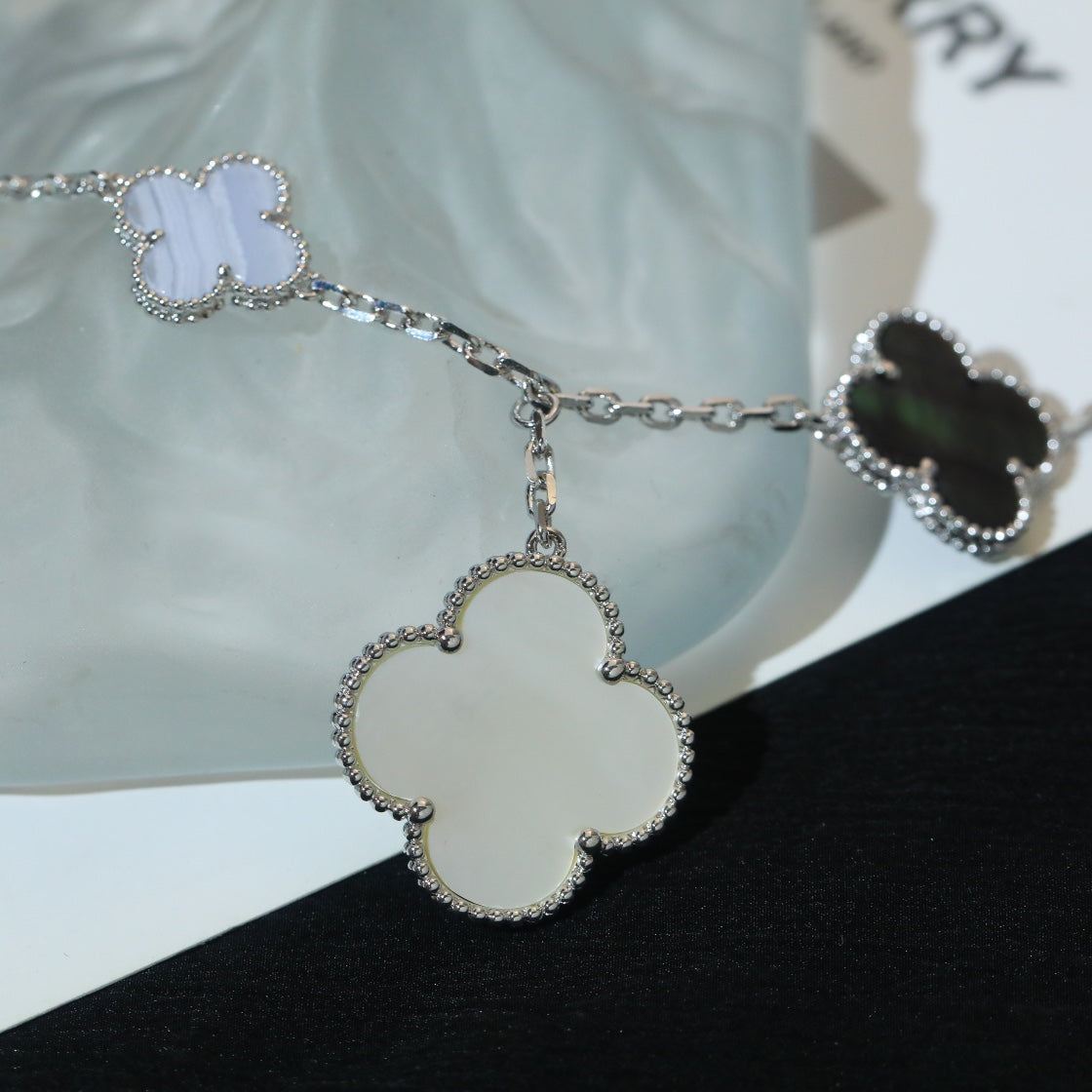 [⭐Corinne]CLOVER BRACELET 5 MOTIFS MOP CHALCEDONY SILVER