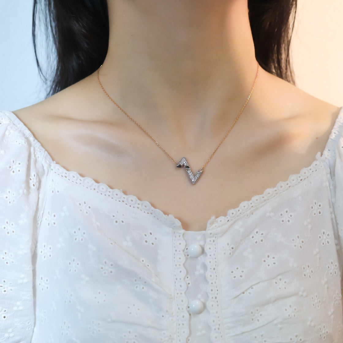 [⭐Corinne]VOLT SILVER DIAMOND PEDANT NECKLACE