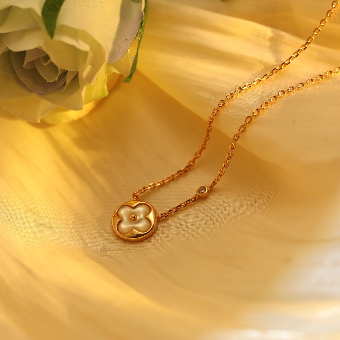 [⭐Corinne]SUN PEDANT PINK GOLD 1 DIAMOND NECKLACE