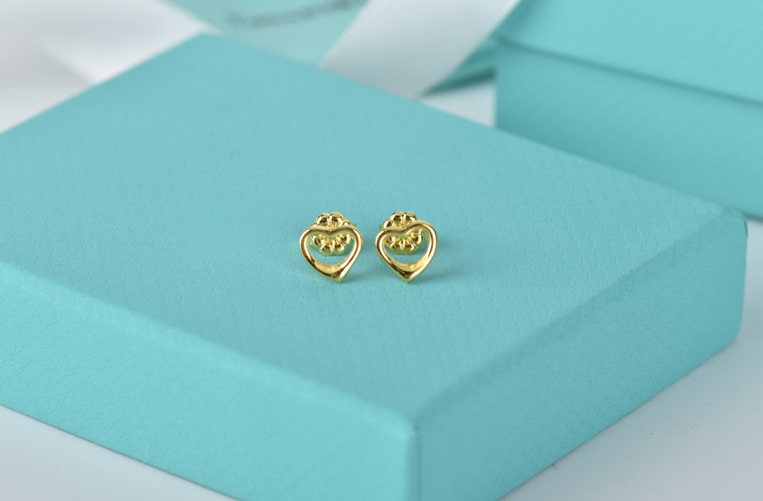 [Corinne]OPEN HEART STUD EARRINGS