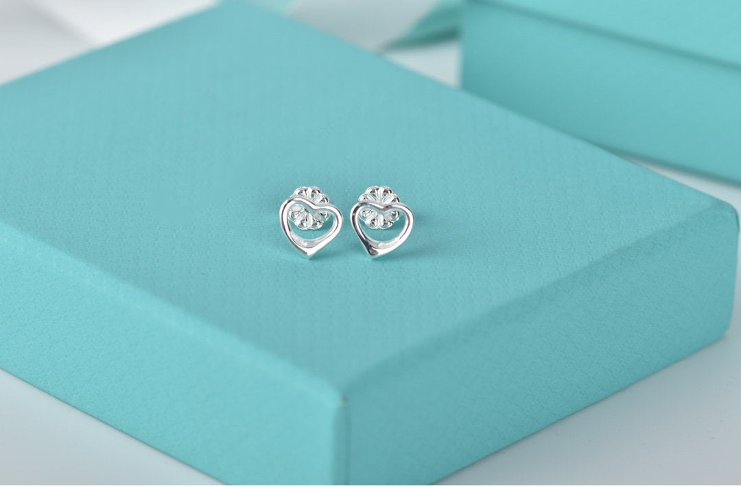 [Corinne]OPEN HEART STUD EARRINGS