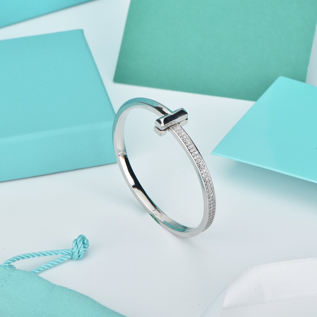 [Corinne]WIDE DIAMONDS HINGED BANGLE