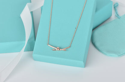 [Corinne]KNOT NECKLACE