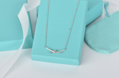 [Corinne]KNOT NECKLACE