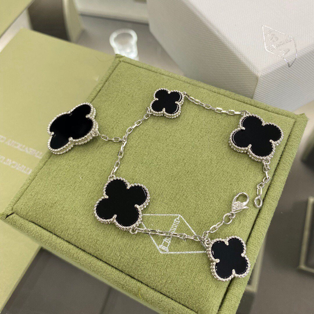 [⭐Corinne]CLOVER 5 MOTIFS SIVLER ONYX BRACELET