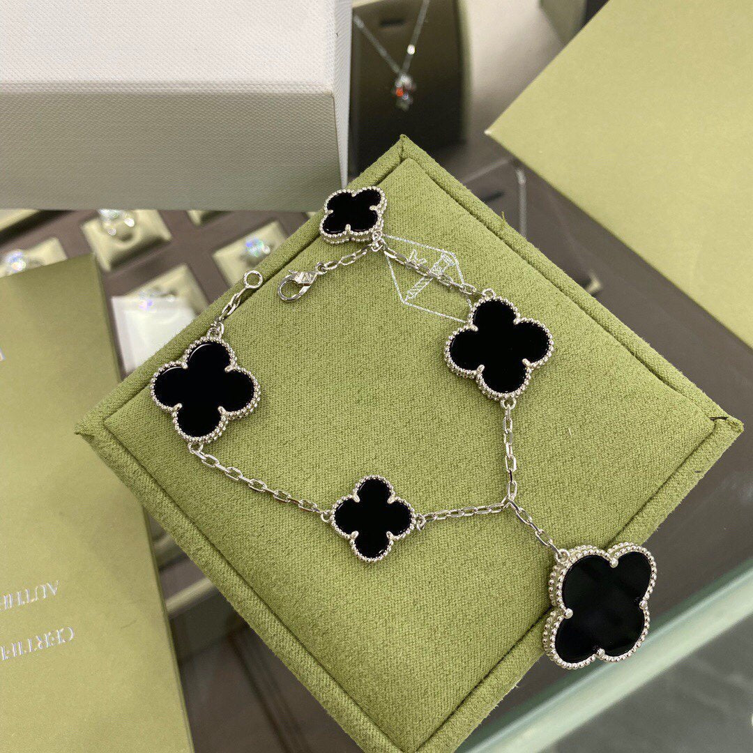 [⭐Corinne]CLOVER 5 MOTIFS SIVLER ONYX BRACELET