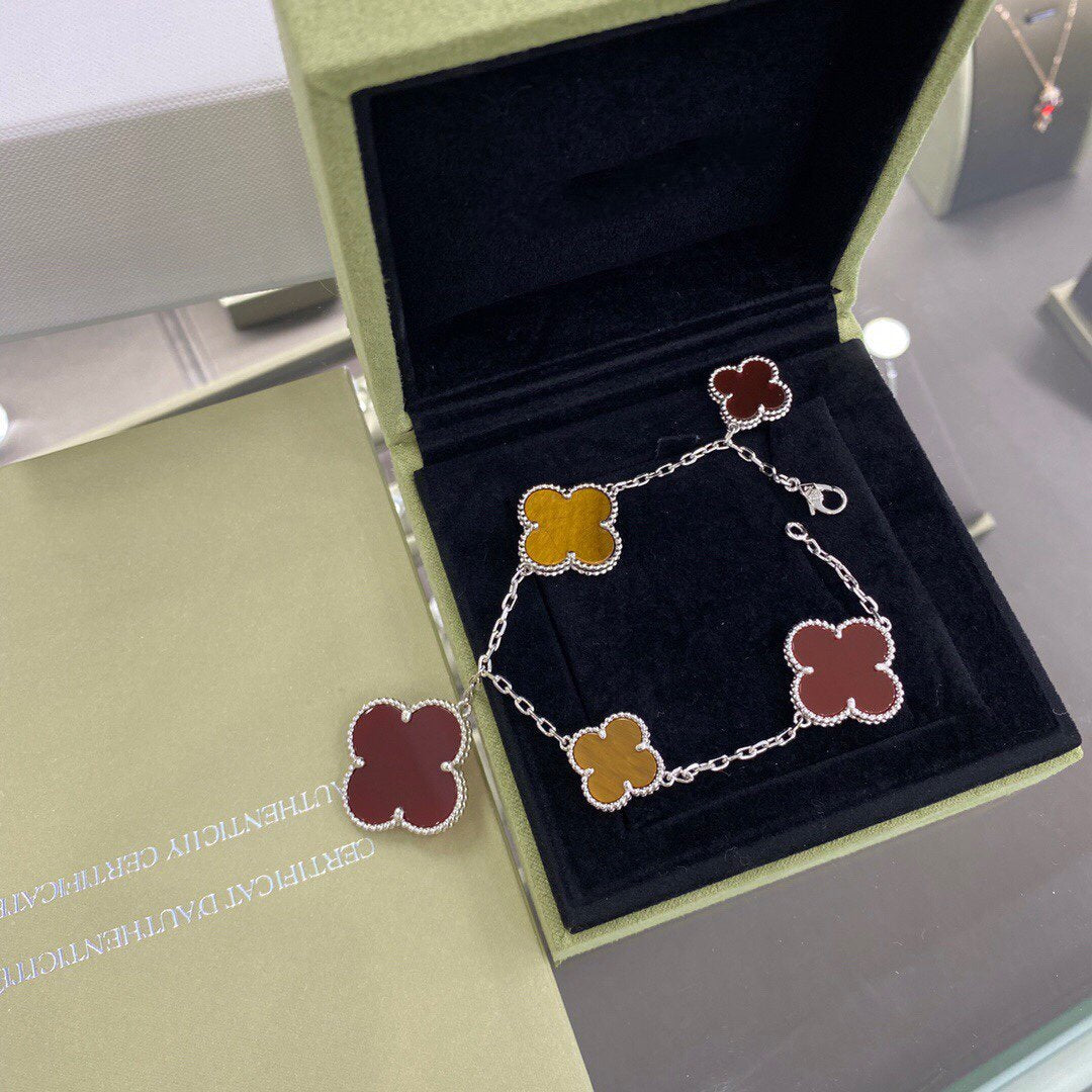 [⭐Corinne]CLOVER 5 MOTIFS SIVLER CARNELIAN TIGER EYE BRACELET