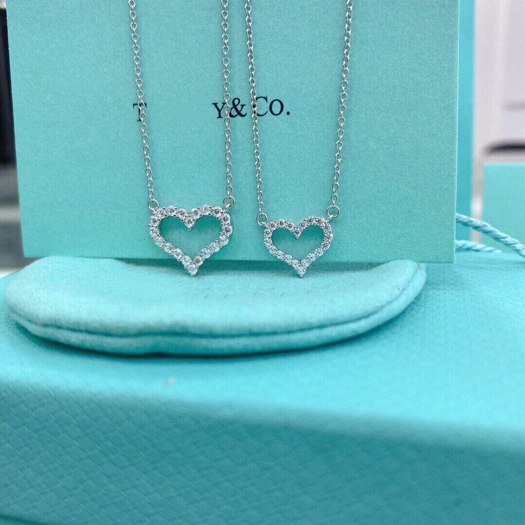 [Corinne]HEART-SHAPED DIAMOND NECKLACE