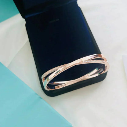 [Corinne]NARROW HINGED BANGLEIN WITH DIAMONDS SMALL