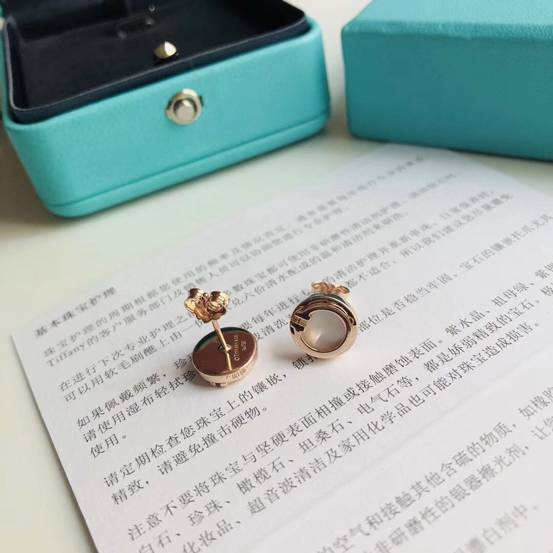 [Corinne]PEARL CIRCLE EARRINGS MOTHER