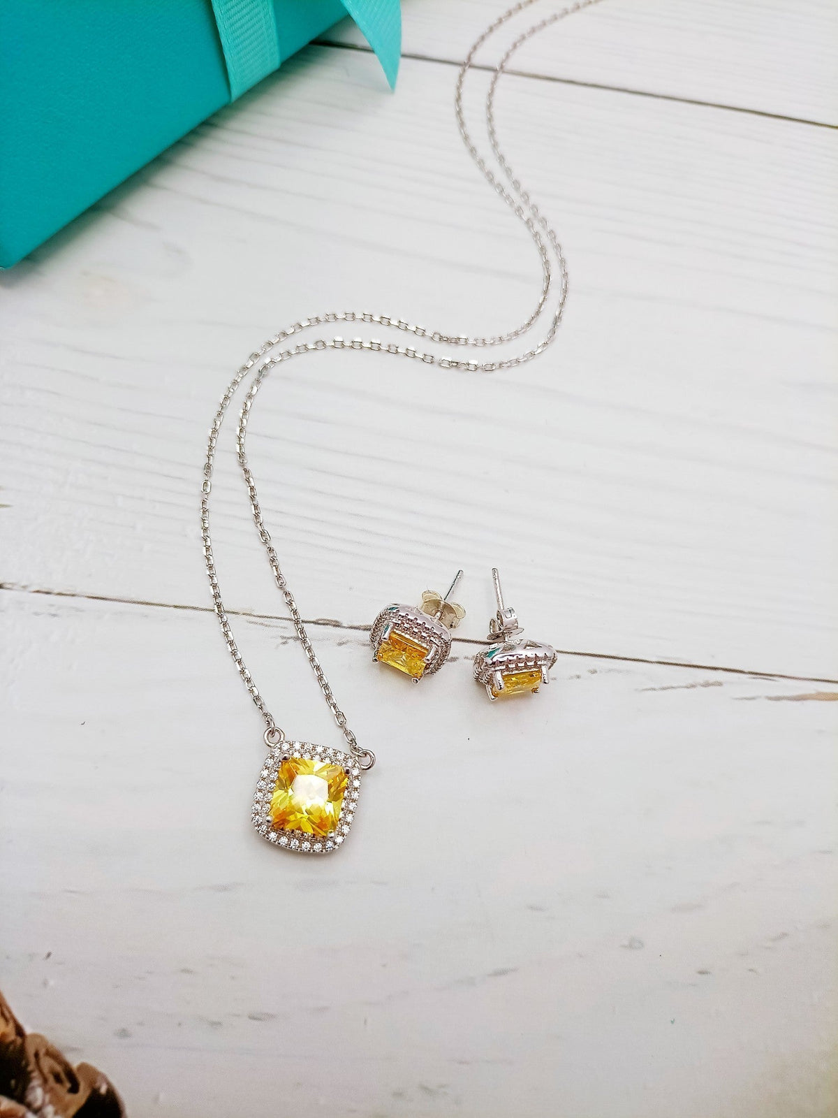 [Corinne]SPARKLERS CITRINE GEMSTONE PENDANT NECKLACE STERLING SILVER