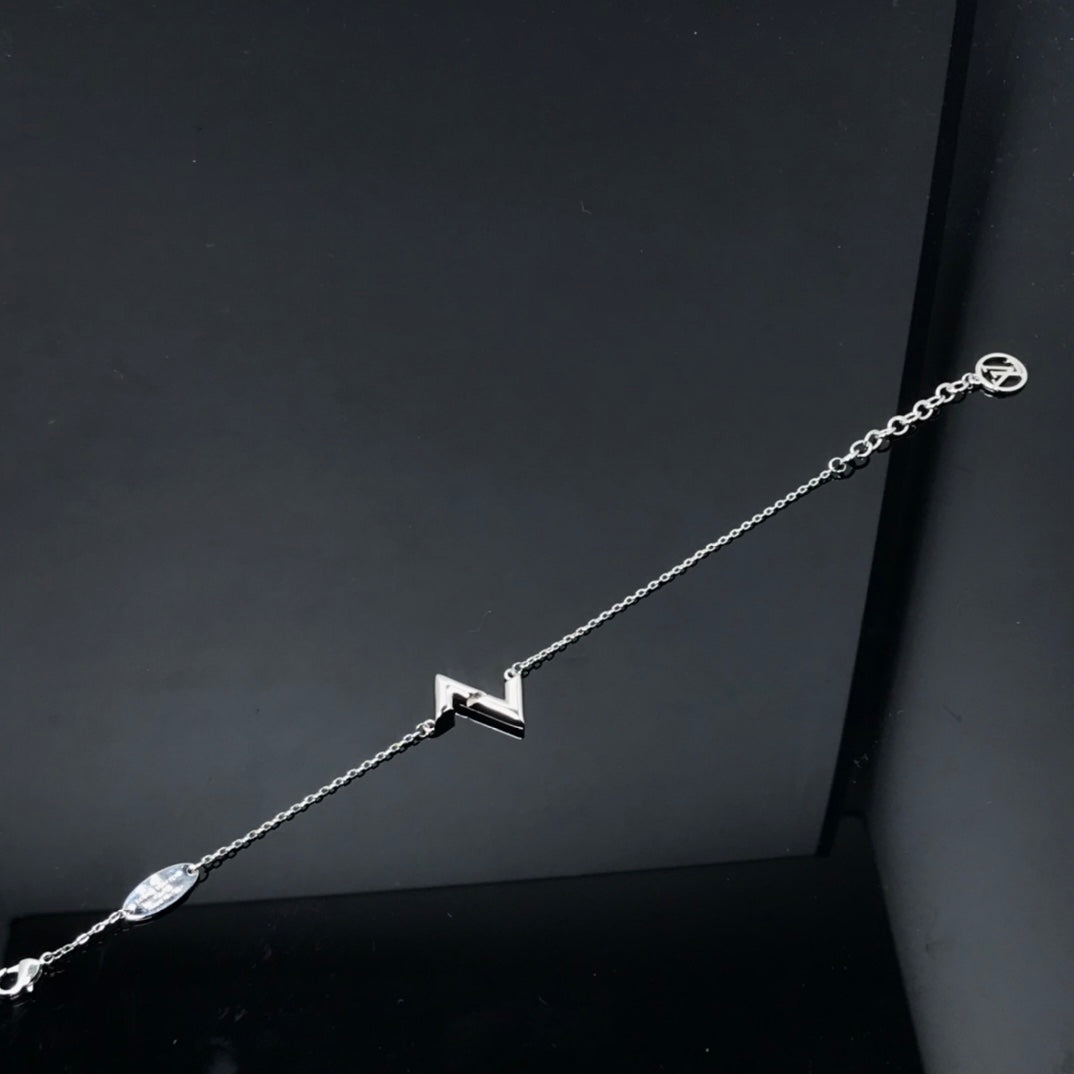 [⭐Corinne]VOLT LV LOGO BRACELET