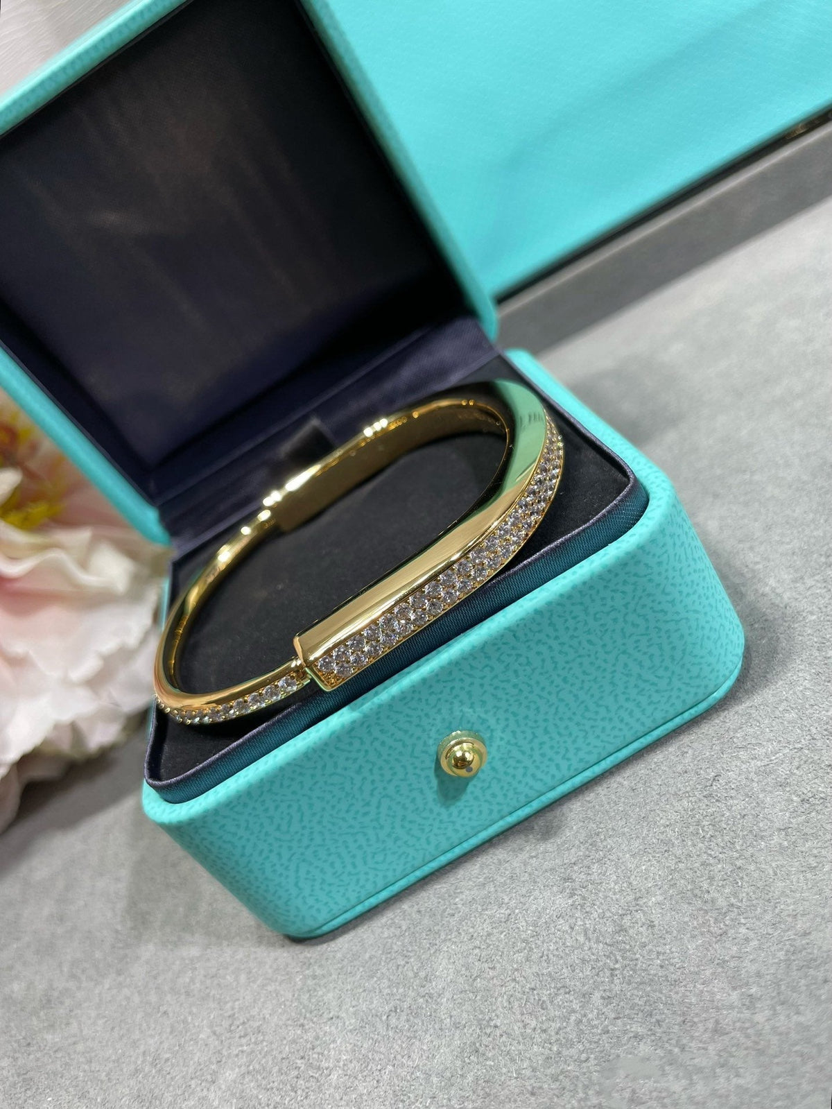 [Corinne]LOCK BRACELET DIAMOND PAVED