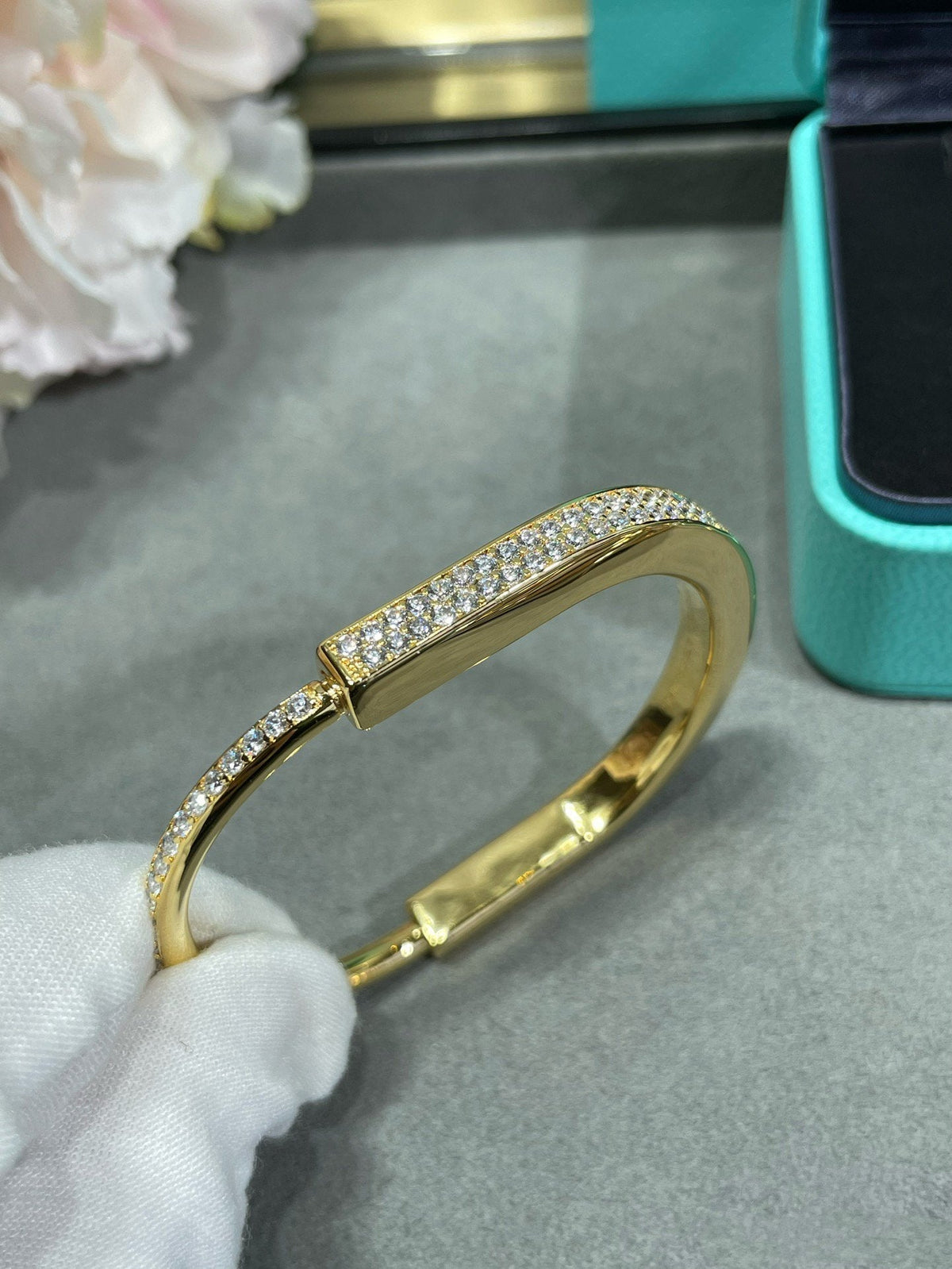 [Corinne]LOCK BRACELET DIAMOND PAVED