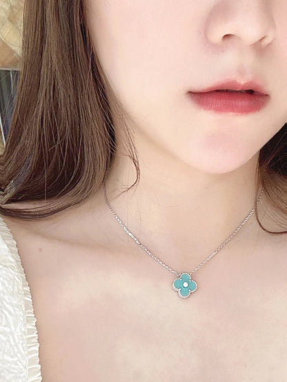 [⭐Corinne]CLOVER 1 DIAMOND LIGHT BLUE SILVER NECKLACE